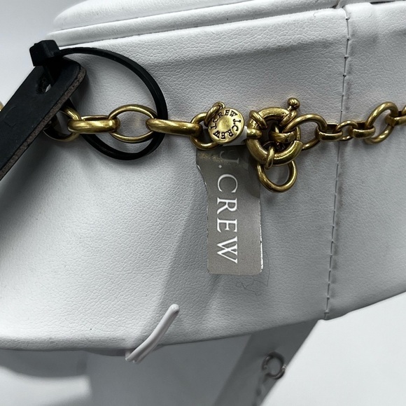 J.Crew Blossom Bauble Statement
Cluster Dark Mauve Neutral Necklace
- NWT - Picture 8 of 11